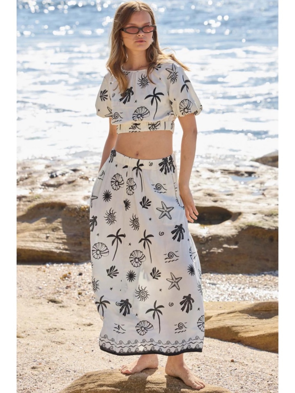 NWT MINKPINK Shell Ivory Black Beach Crop Top‎ & Midi Skirt Set